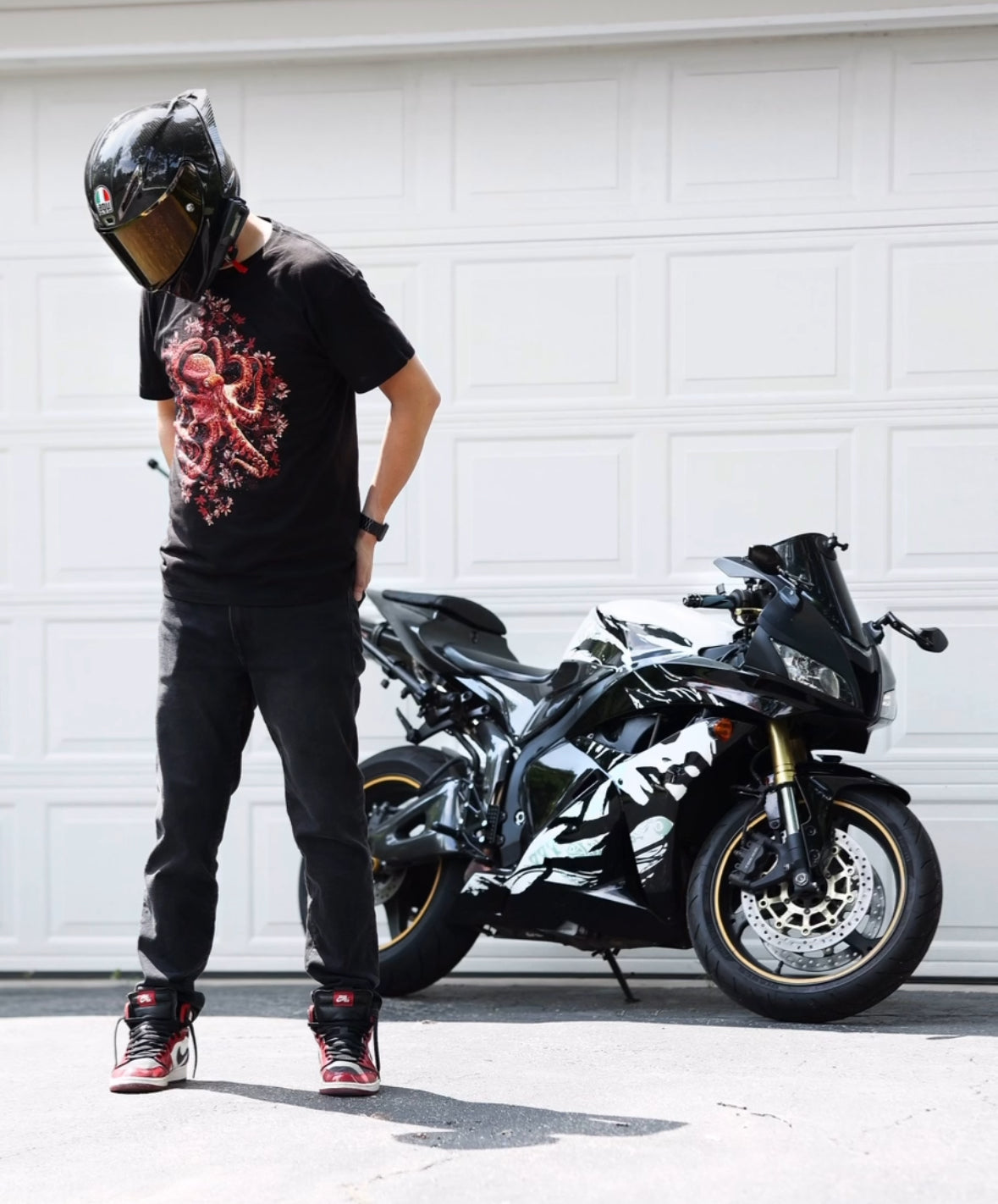 @y.ko_media wearing Abyss Octopus Shirt