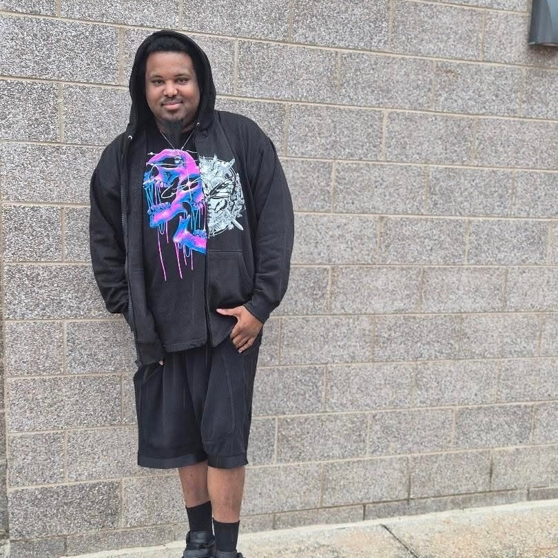 @najeezy2 wearing Limerence Skull Shirt